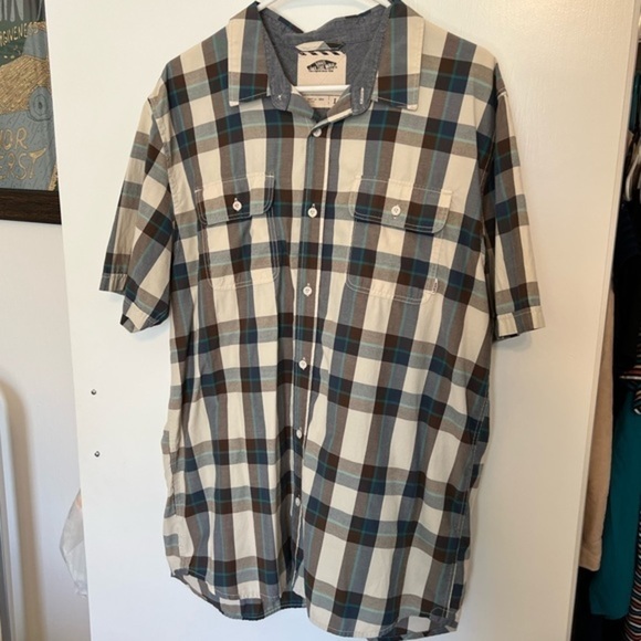 🚨 3/$60 🚨 VANS Large Blue and Cream Short Sleeve Plaid Button Down Shirt - Picture 1 of 8